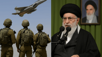 جنود إسرائيليون يراقبون طائرة مقاتلة أثناء تحليقها، وفي الجهة المقابلة يظهر المرشد الأعلى الإيراني علي خامنئي يلقي خطابًا حاد اللهجة، وخلفه صورة للخميني، في مشهد يعكس تصاعد التوتر بين إسرائيل وإيران.